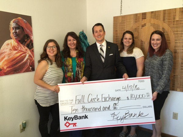 KeyBank donates $10k to support job readiness for Boise women in transition, women refugees: https://t.co/QHtw5iVhdX https://t.co/vxkBl3Z0Wo